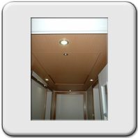 FOTO DO FORRO COM AS PORTAS FECHADAS